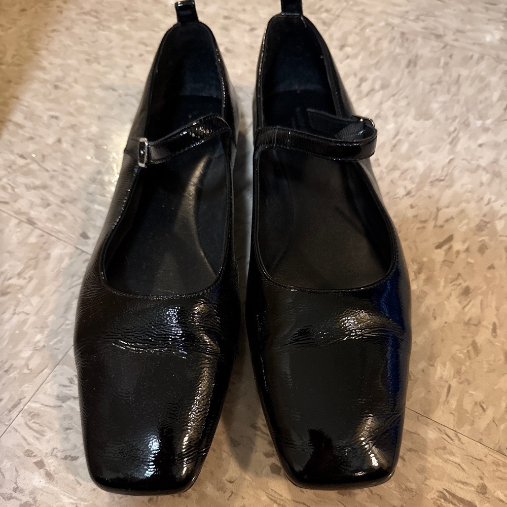 Vagabond Delia black patent leather flats